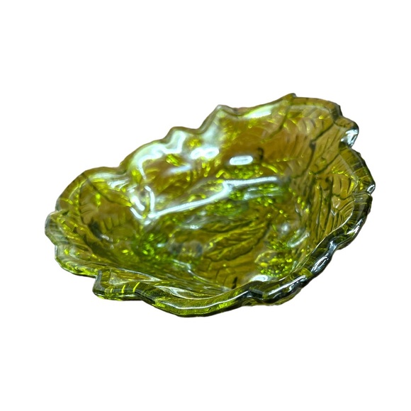 Vintage Green Indiana Glass Loganberry Pattern Berry or Candy Bowl Dish Leaves - Picture 4 of 8